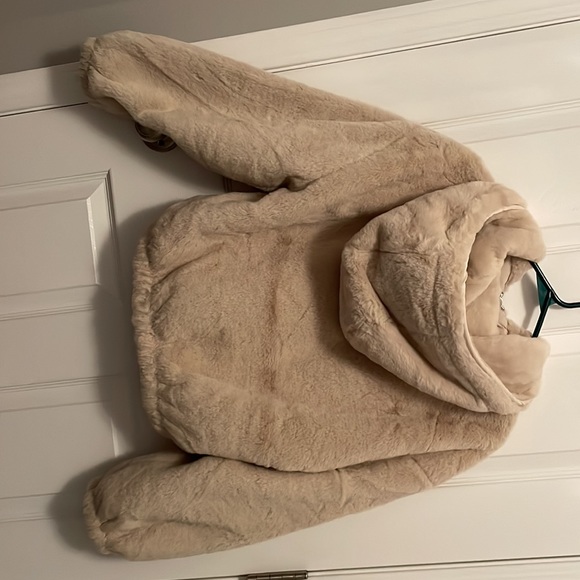 Beige Faux fur coat - Picture 2 of 3